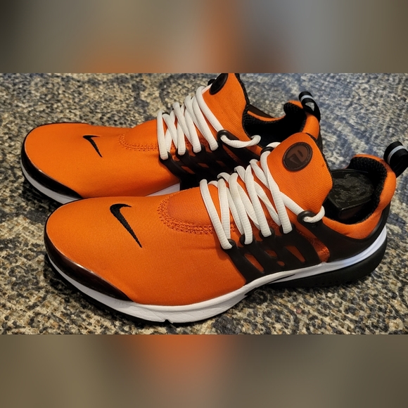 nike size 10 mens...new without tag comfortable orange white and black - Picture 3 of 3